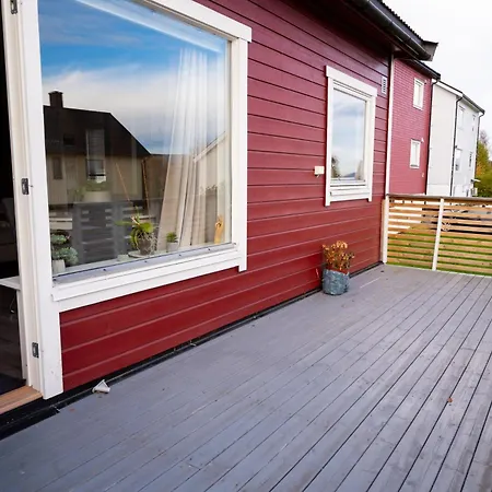 Apartman House With A Balcony View Of The Mountains *