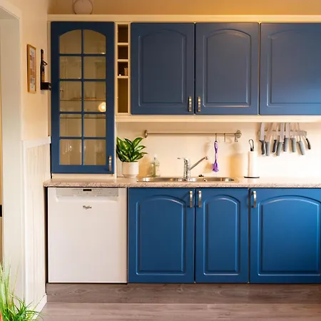 House With A Balcony View Of The Mountains * Tromsø