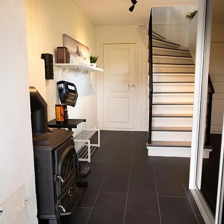 House With A Balcony View Of The Mountains Apartman Tromsø